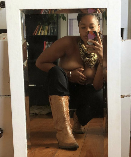 arielcosmo 独占ポルノスター ギャラリー