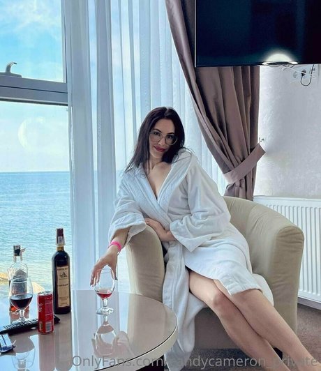 巨乳ティーンオンリーファンズ ヌード ギャラリー