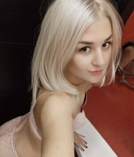 毛深いアジア人オンリーファンズ ヌード アーカイブ