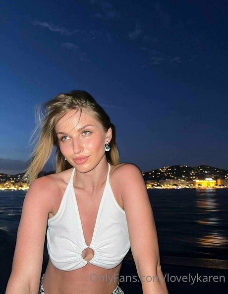 karen tang ポルノスター セックス 写真