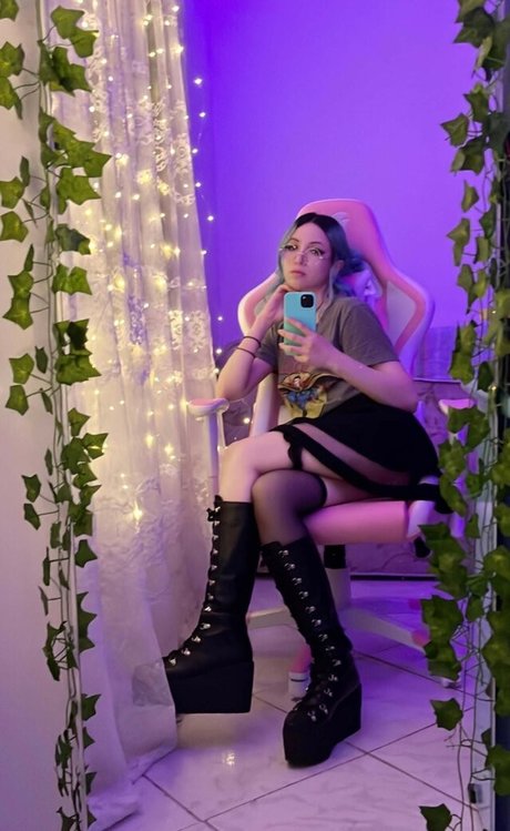 Sthormyy ポルノスター ヌード 写真