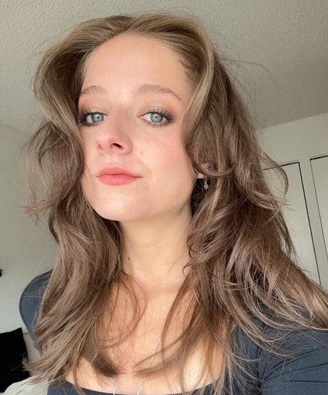 Jackie Evancho 完璧なモデル 写真