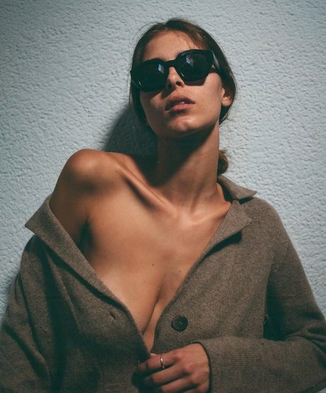 ゴス3P OnlyFans 無料 アーカイブ