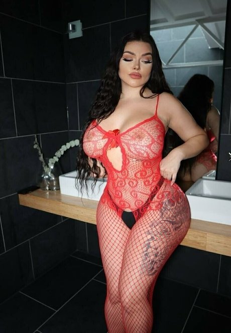 アラブのティーンズオンリーファンズ ホット 写真