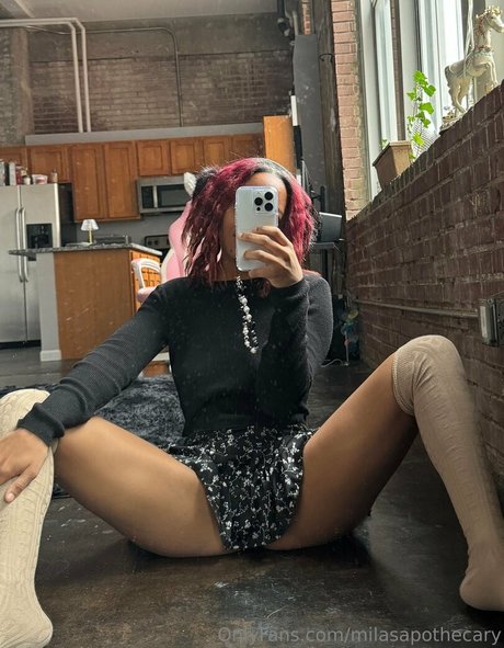 milasapothecary 美しいモデル 写真