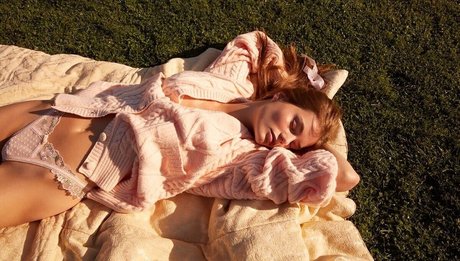 Myrthe Bolt トップポルノスター 画像