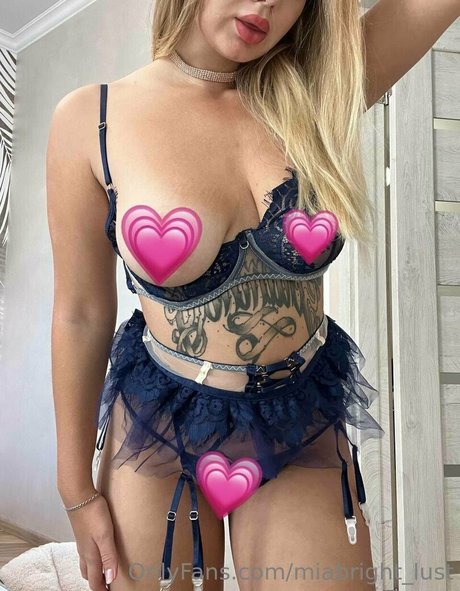 巨乳の黒人女性オンリーファンズ セクシーヌード ギャラリー