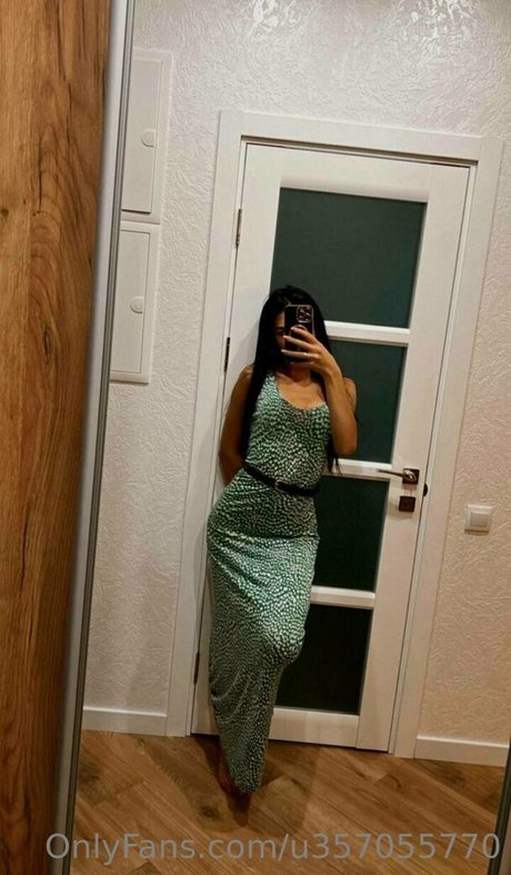 ゴス3P OnlyFans 美しい裸 写真