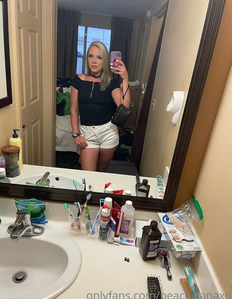 ピアス乳首オンリーファンズ えろた 写真