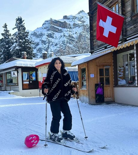 裸の熟女オンリーファンズ ヌード 画像