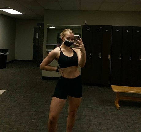 Alysia Kelley 裸のモデル 写真