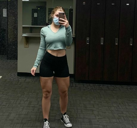 Alysia Kelley スター 裸 画像