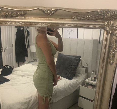 Faylee Oxenham 裸モデル 画像