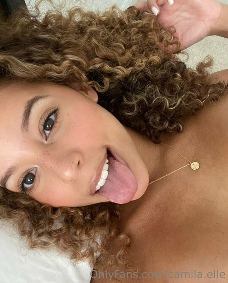 Camila Elle ヌードモデル ギャラリー