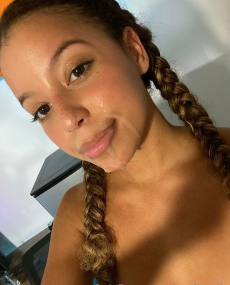 Camila Elle エロティックモデル 画像