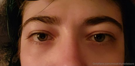 misskittyhellebore ポルノスター アート 写真