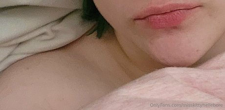 misskittyhellebore 最高の女優 写真