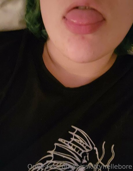 misskittyhellebore 独占スター 画像