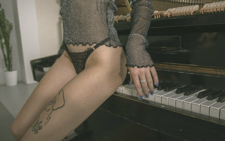 disimaria セックスモデル 写真