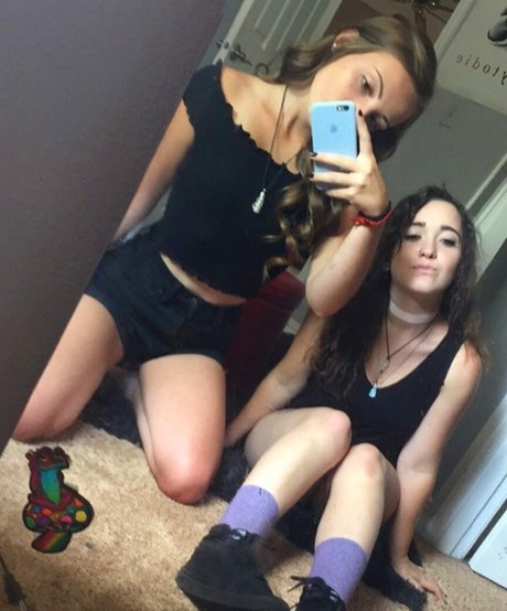 フェイシャルオンリーファンズ 無料エロ 写真