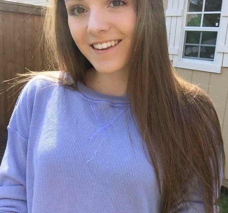 Brenna Winters トップモデル 画像