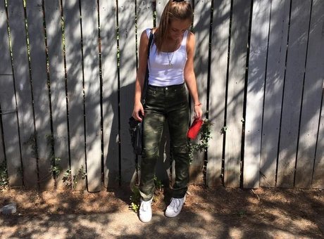 Brenna Winters 完璧なモデル 画像