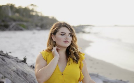 Alondra Larson かわいいモデル ギャラリー