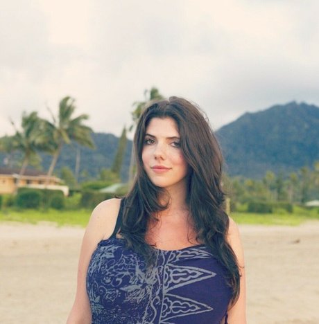 小人の裸OnlyFans ヌード 写真