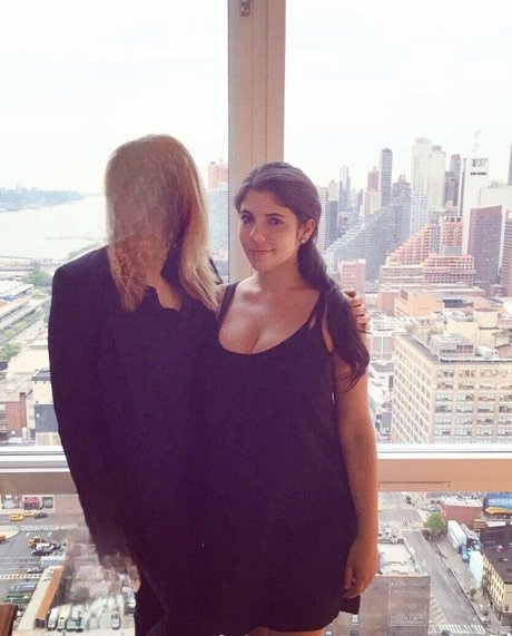 ポーグ xxx オンリーファンズ ポルノグラフィック ギャラリー