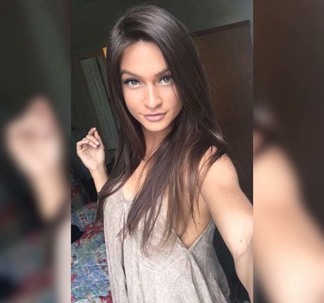 Kayla Giarrusso アートポルノスター 画像