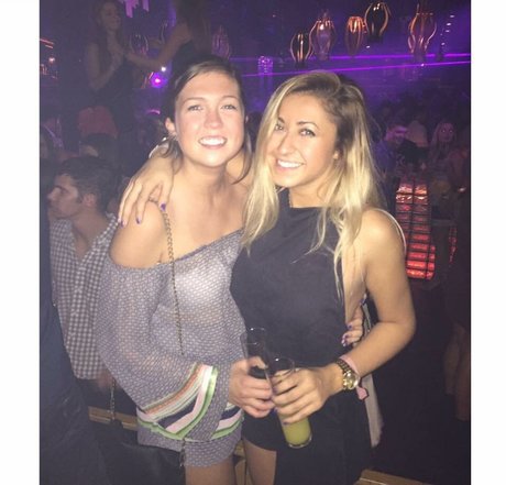 手コキ 主観視点 オンリーファンズ ヌード 画像