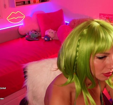 巨乳で曲線美のOnlyFans セクシーヌード 画像