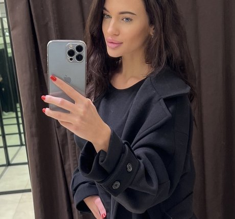 Lena Snow ポルノモデル 画像