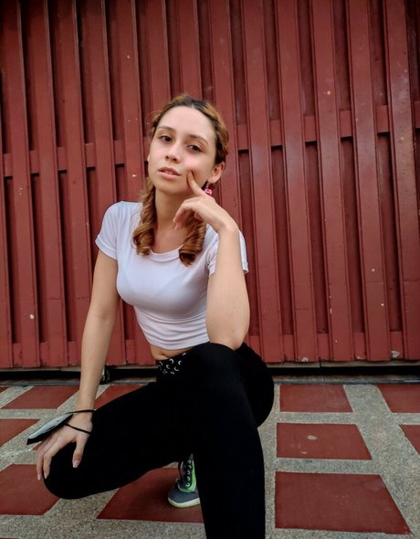 naughty student free ポルノスター ヌード 画像