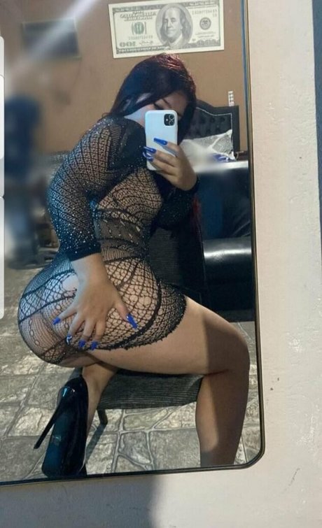 曲線美のクーガーOnlyFans セクシーヌード 画像