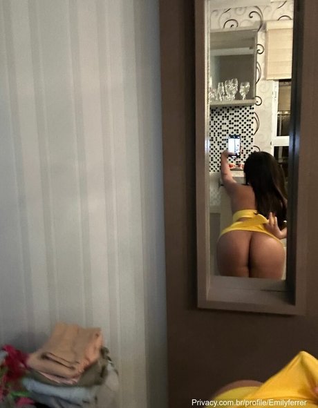 Emily Ferrer 女優 写真