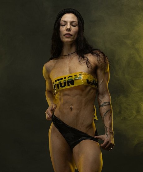 大きな黒い猫OnlyFans 無料 写真