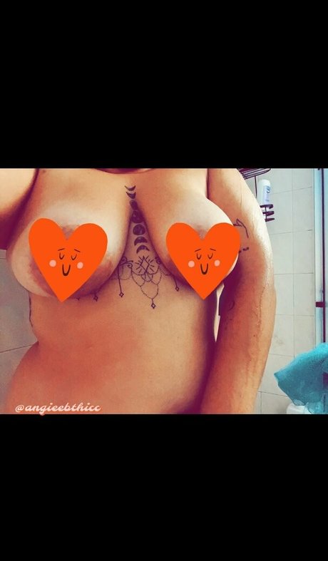 angieebthicc 完璧なモデル 写真