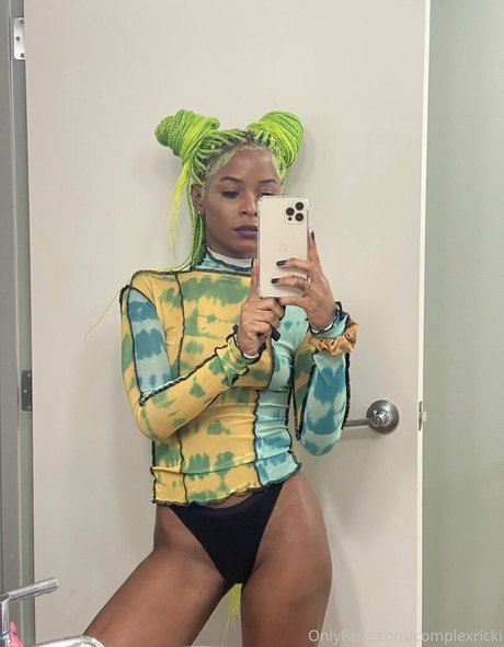 マイクロTバックOnlyFans 素敵 写真