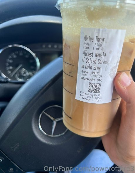 powerofthre3 女優 ギャラリー