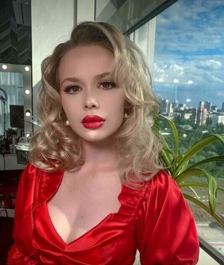 lina pie ポルノスター 独占 写真