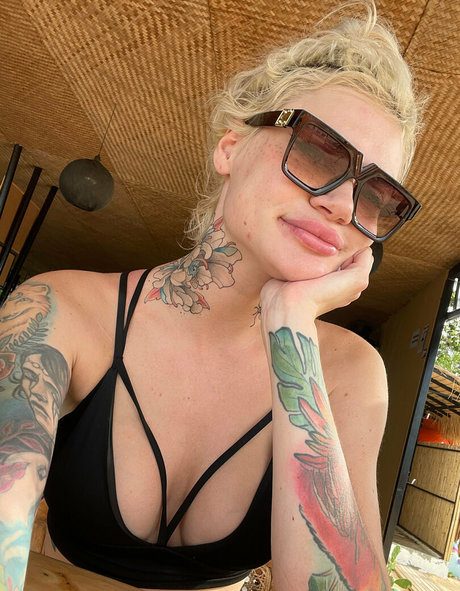 ヴィゴ・オンリーファンズ アートヌード ギャラリー