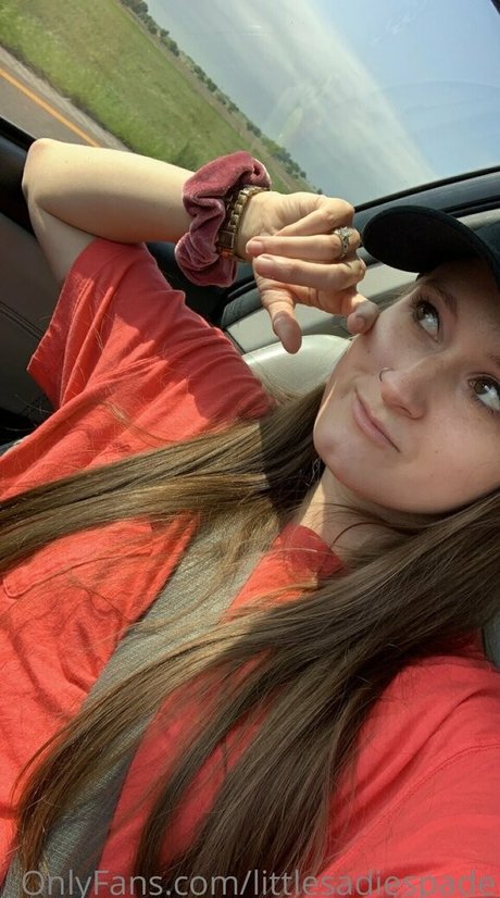 littlesadiespade 裸の女優 画像