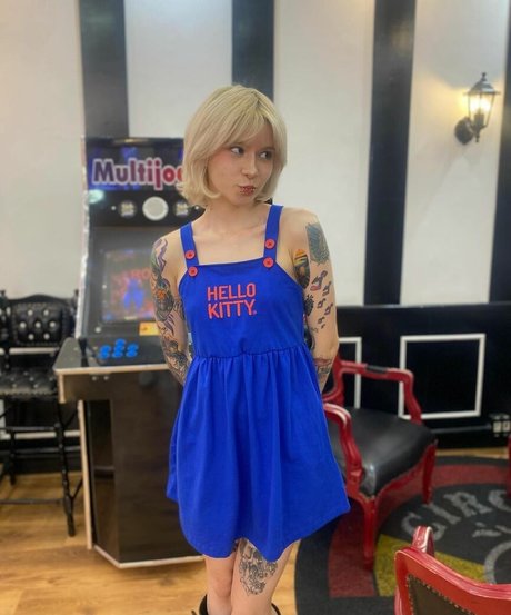 Luh Setra ポルノスター ギャラリー