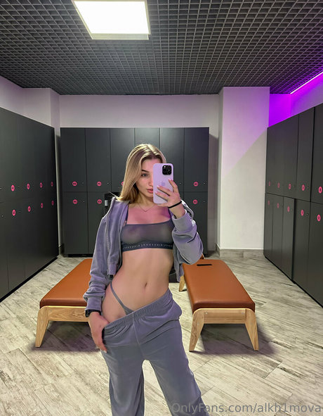 18歳以下の無料OnlyFans セクシーヌード 画像