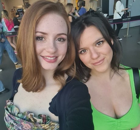 Georgia Veitch ポルノスター エロティック ギャラリー