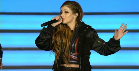 Chrissy Costanza 完璧なスター 画像