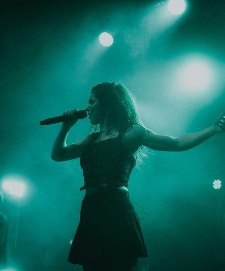 Chrissy Costanza 無料のスター 画像