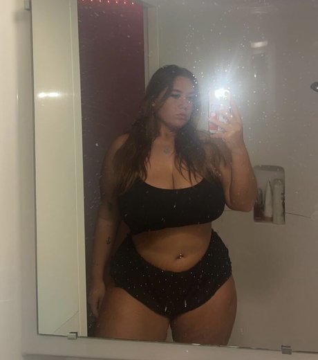 ellierobsxx ヌードのポルノスター 写真