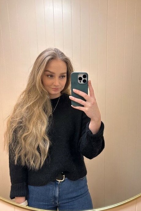 Musarita ヌードスター 写真